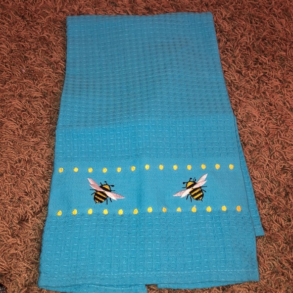 Set of 4 NEW Decorative Hand Towels - Picture 2 of 8